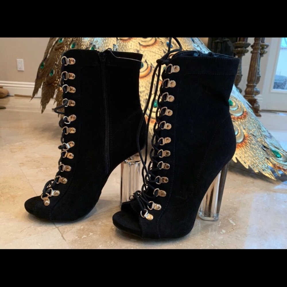 New Wild Diva Black & Gold Boots - Picture 2 of 3